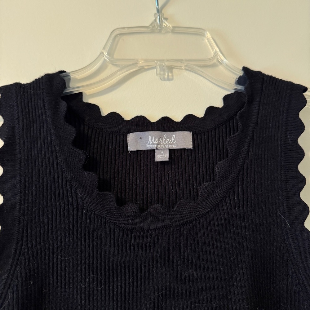 Marled Black Scalloped Edge Tank Top
